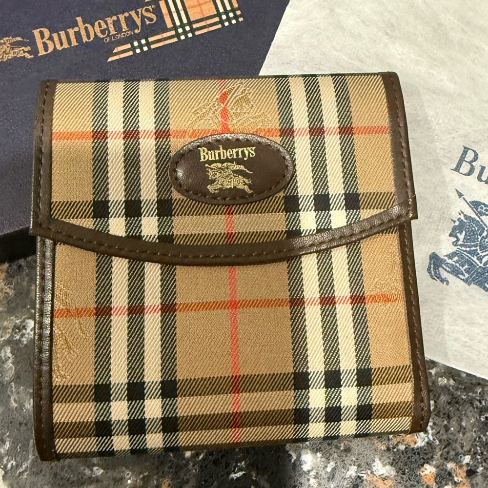 BURBERRYS vintages Nova Check Wallet 
FULL INCLUSION